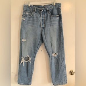 Levi’s Premium Wedgie Straight Fit.